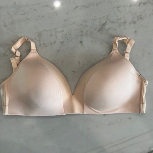 Lively bra never worn 36DDD Nude